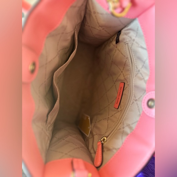 Michael Kors Mercer Purse - Picture 5 of 6